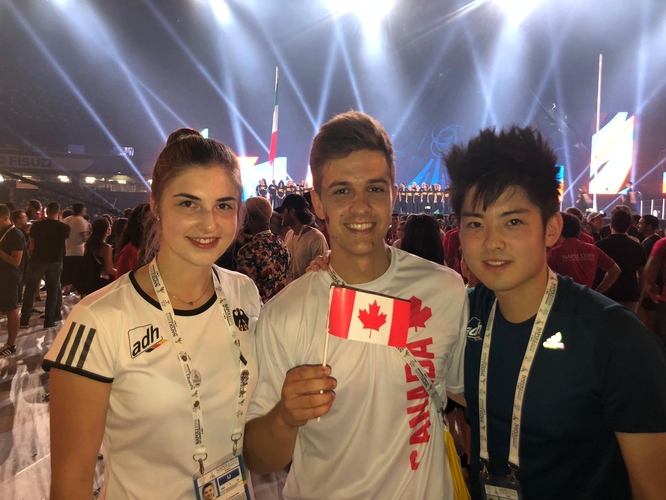In internationalen Outfits waren auch Vivien Scholz, Nils Hohmeier und Liang Qiu unterwegs. (©Wehking)