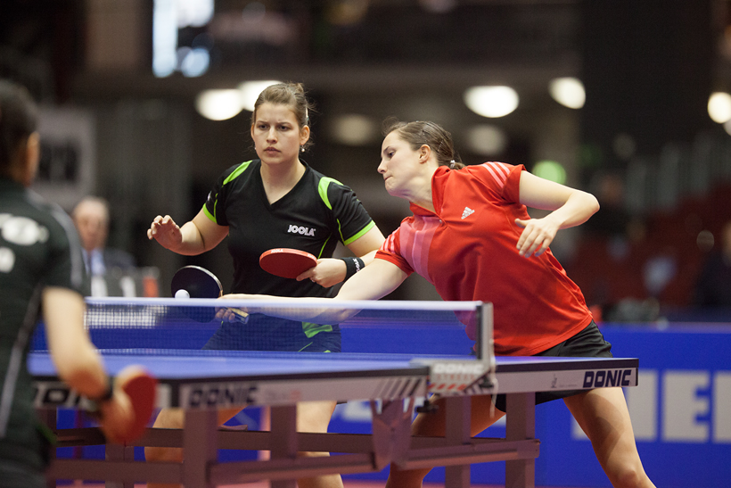 Und los geht's mit den Endspielen! Nachdem sie im vergangenen Jahr 'nur' Zweiter waren, wollten Petrissa Solja/Sabine Winter nun ihren zweiten Titel (©Fabig)