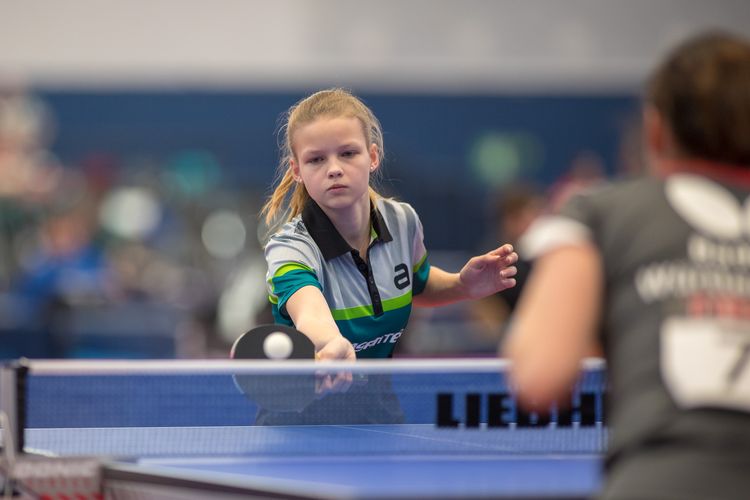 ...genau wie die erst 14-jährige Leonie Berger von Borussia Düsseldorf, die am Samstag gegen Sabine Winter ran darf. (©Thomas)