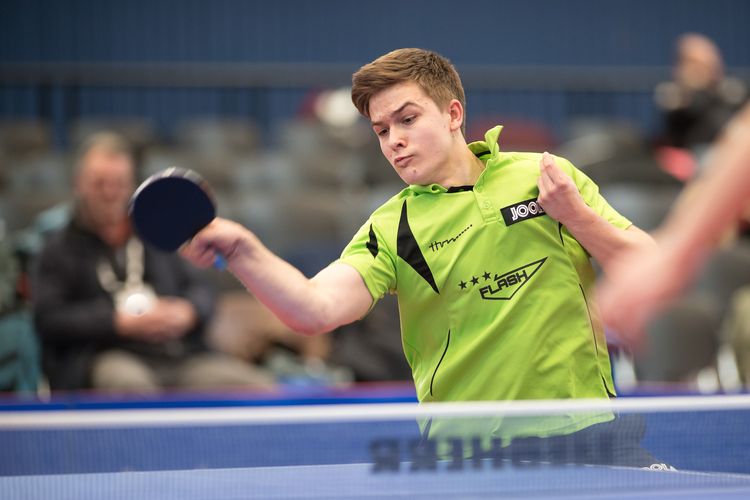 Bei den Herren gab sich der ehemalige Jungen-Nationalspieler Nils Hohmeier... (©Thomas)