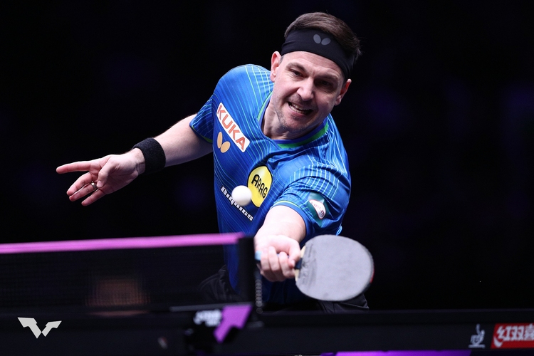 Im Teamwettbewerb darf auch Timo Boll noch einmal mitspielen. Die deutsche Tischtennislegende bestreitet in Paris seine siebten Olympischen Spiele und tritt damit in einen erlesenen Club ein. Nach seinem Auftritt in der französischen Hauptstadt wird Boll seine internationale Karriere beenden - vielleicht ja erneut mit einer Medaille im Gepäck. (©ITTF)