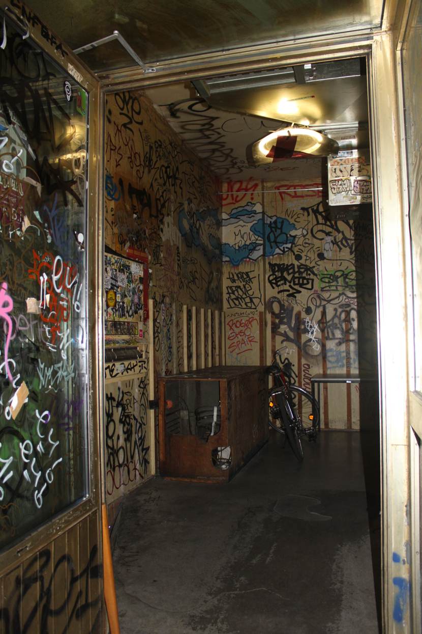 Dr. Pong - Tischtennisbar, Berlin