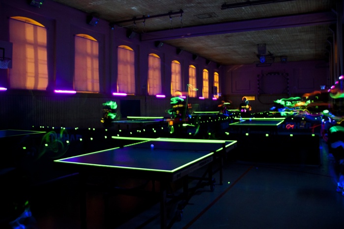 Blacklight Table Tennis in Leipzig (www.black-tt.de, © Ina Wildführ)