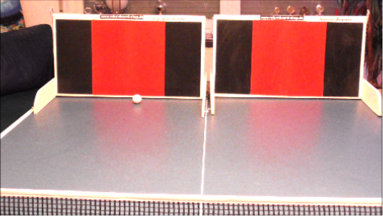 
DOUBLE RETURNBOARD
Erweiterung der Übungs-Varianten jetzt durch zwei Ballwege
Sie möchten zwei Ballwege innerhalb einer RALLYE trainieren? Mit zwei Boards kann das realisiert werden. Jedes Board kann für einen parallelen oder diagonalen Ballweg positioniert werden und mit Vorhand und Rückhand dabei unterschiedliches Tempo trainiert werden. Am Board für die VORHAND und für die RÜCKHAND kann der BLOCKWINKEL mittels der Levelleiste eingestellt werden. Auf der LEVELLEISTE sind 21 Zahlen. Jede Zahl entspricht einem konkreten Blockwinkel.
So kann der Blockwinkel des letzten Trainings wieder eingestellt und ein höheres LEVEL gewählt werden.
Den Blockwinkel um eine ZAHL zu schließen bedeutet, dass der TOPSPIN nun mit mehr ROTATION gespielt werden muss. Somit kann bei jedem folgenden Training auf einem höheren Niveau weitertrainiert werden.
Trainieren Sie Ihre Tischtennis-Technik mit guten Rallyes und empfinden Sie Spaß bei Ihrem Lieblingssport!
Zum Shop 