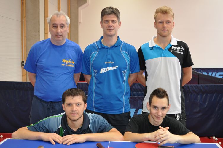 Wetzel wird von einem professionellen Trainerteam unterstützt (©TopSpin Sport Tischtennis-Center)
