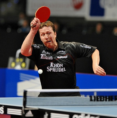 In einem starken Spiel zeigt der 'Mozart des Tischtennis' Jan-Ove Waldner einmal mehr sein Können und bezwingt Zoltan Fejer-Konnerth mit 3:1. (@ Roscher)