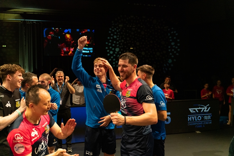Titel-Hattrick: Auch der dritte Champions-League-Sieg in Folge wurde gebührend gefeiert. (©Fabig)