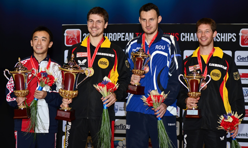 Adrian Crisan (2. v. r.) war der vierte Mann auf dem Treppchen, dem es zuvor nicht gelungen war, Timo Boll ein weiteres Mal zu schlagen (©Schillings)