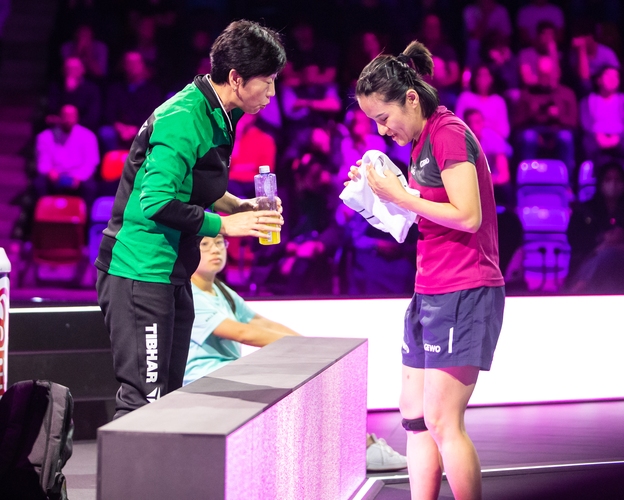 Die langjährige Bundesligaspielerin Yunli Schreiner führte Xiaoxin Yang schon zu Silber bei den European Games. In Frankfurt besiegte die Monegassin Ying Han überraschend deutlich mit 3:0 (©Gohlke)