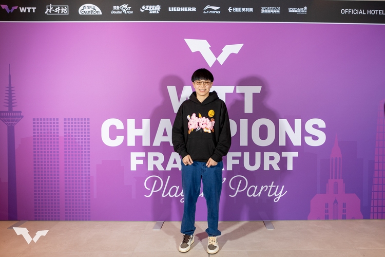 ... und seine Landsfrau Cheng I-Ching, die sich anders als am Tischtennistisch mit Brille zeigte (©ITTF)