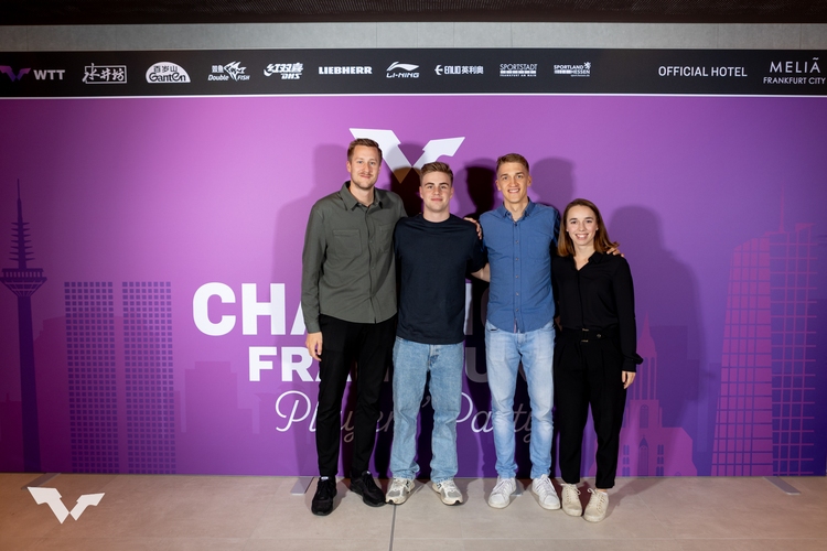 Ebenso Team Schweden: Mattias Falck, Truls Moregardh, Anton Källberg und Linda Bergström (©ITTF)