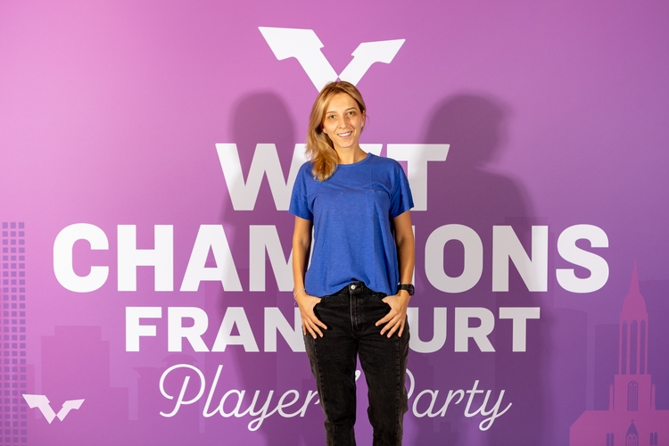 Lässig posierte die Rumänin Elizabeta Samara vor den Kameras (©ITTF)
