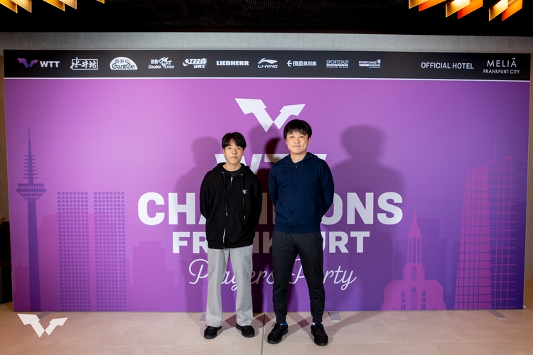 Unter ihren männlichen Kollegen konnten sich Hiroto Shinozuka und Tomokazu Harimoto für das WTT Champions qualifizieren (©ITTF)