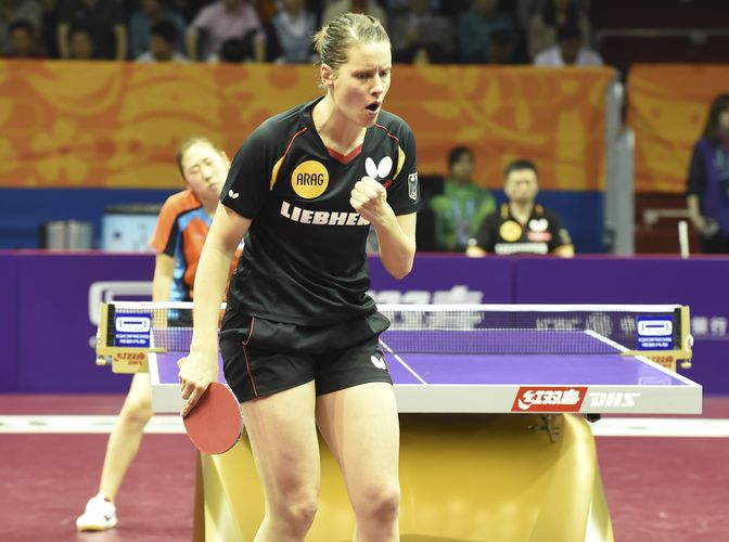 …und Irene Ivancan an diesem Tag das Drittrundenspiel auf dem Programm. Die Deutsche machte als Erste den Einzug ins Achtelfinale perfekt, indem sie die Südkoreanerin Park Youngsook im Entscheidungssatz schlug. (©Stosik)