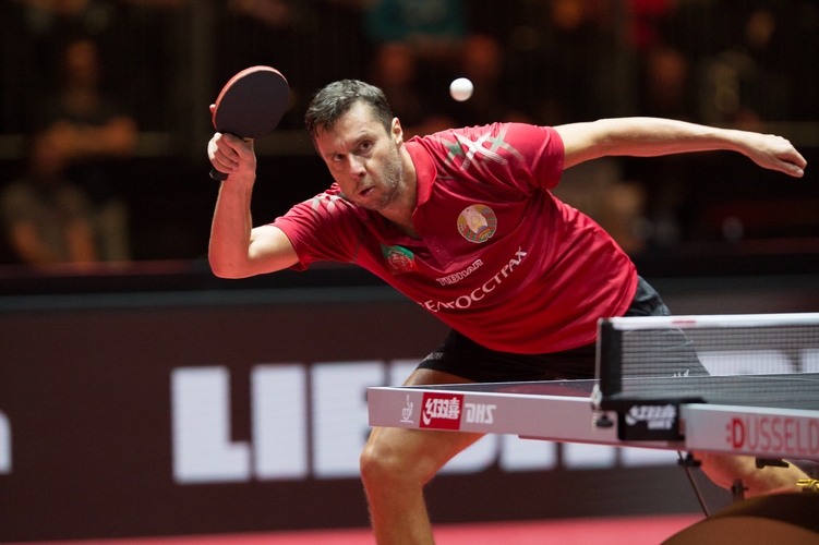 Ebenfalls im Achtelfinale: Ovtcharovs Orenburger Teamkollege Vladimir Samsonov... (©Fabig)