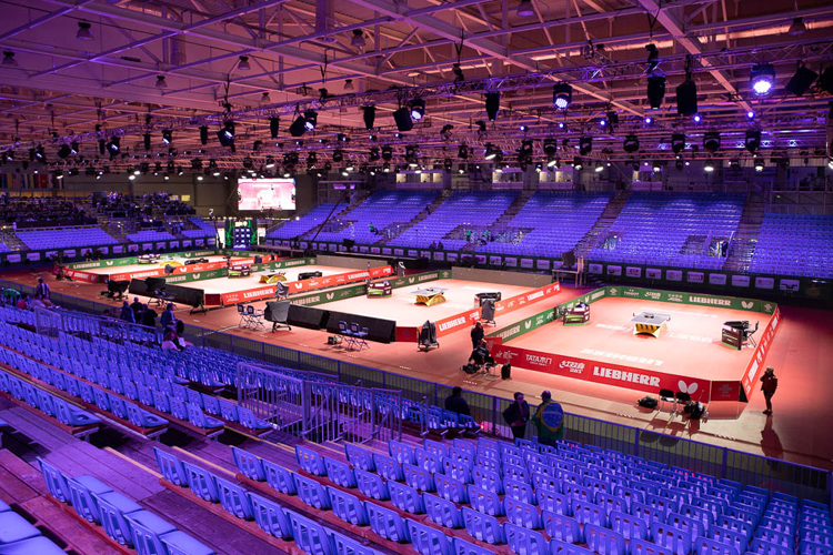 In der Haupthalle sind von Beginn an nur vier Tische zu sehen. (©Thomas)