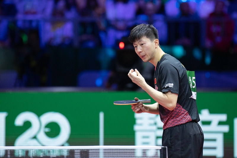Ma Long war schon zu Beginn tonangebend und erspielte sich eine 2:0-Satzführung... (©Thomas)