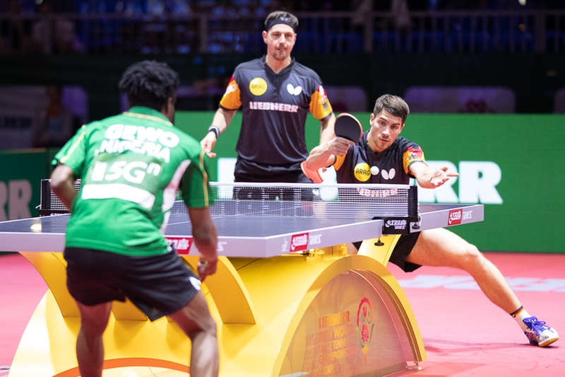 Nach anfänglich knappen Sätzen hatten am Abend auch Timo Boll und Patrick Franziska mit 4:2 die Nase vorn... (©Thomas)