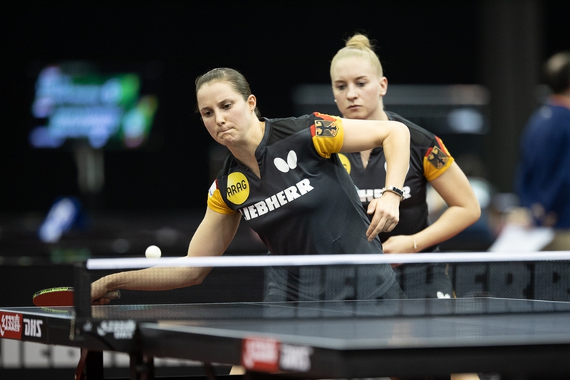 Auch Sabine Winter und Chantal Mantz gaben sich keine Blöße... (©Thomas)