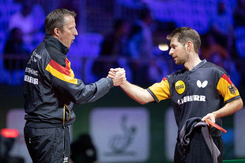 Die Gratulation gab es von Bundestrainer Jörg Roßkopf. (©Thomas)