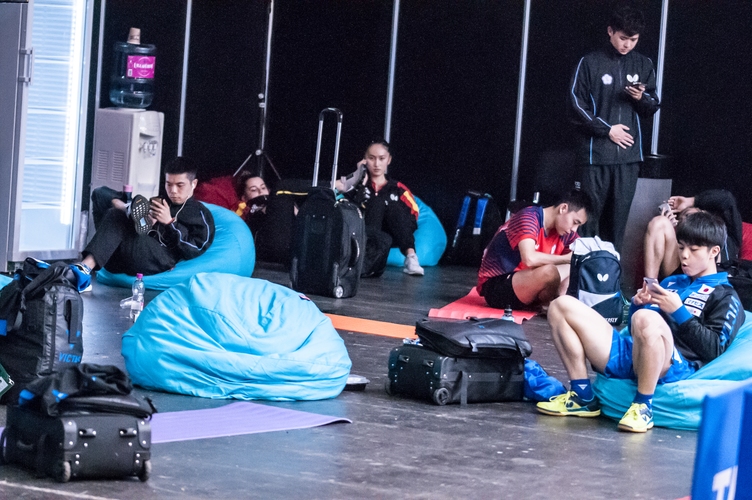 Noch mehr entspannen. In der Trainingshalle gibt es gemütliche Sitzsäcke für die Spieler, damit sie bestens regenerieren können. (©Gohlke)