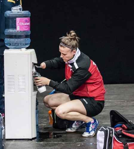 Einen Schluck trinken. Für die Spieler sind überall genügend Möglichkeiten gegeben, sich was 'abzuzapfen'. (©Gohlke)