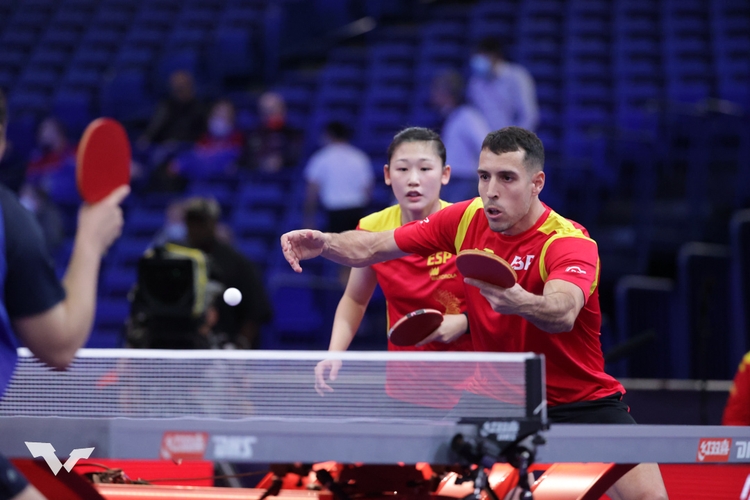 Als beste Europäer im Mixed-Doppel erreichten die Spanier Alvaro Robles und Maria Xiao... (©WTT)