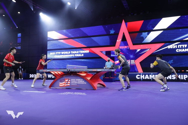 ...auf ihrem Weg zur Medaille schalteten Lily Zhang und Lin Gaoyuan auch die beiden deutschen Mixed-Europameister Nina Mittelham und Dang Qiu aus, in der zweiten Runde hieß es 3:1 für die US-Amerikanerin und den Chinesen. (©WTT)