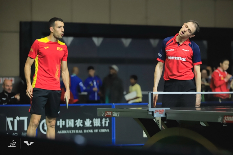 Eher Frustration war hingegen bei Alvaro Robles und Ovidiu Ionescu zu sehen. Die Vize-Weltmeister von 2019 verkauften sich nicht schlecht, aber mehr als das Achtelfinale war für beide nicht drin (1:3 gegen die Südkoreaner Lee Sangsu und Cho Daesong). (©WTT)