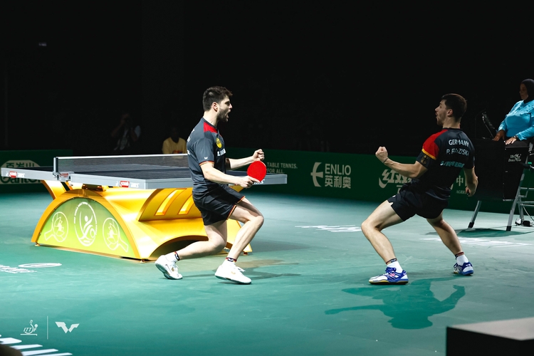 Denn Dimitrij Ovtchaorv und Patrick Franziska kämpften sich im Doppel bis ins Halbfinale vor, nachdem sie u. a. die Hongkonger Ho Kwan Kit/Wong Chun Ting und die Japaner Yukiya Uda/Shunsuke Togami bezwungen hatten. (©WTT)