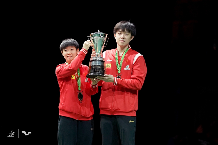 Der Titel ging allerdings nach einer 0:3-Finalniederlage der Japaner an Sun Yingsha und Wang Chuqin. (©WTT)