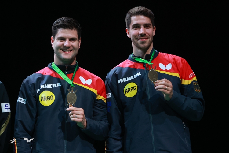 Erst in der Vorschlussrunde schieden sie knapp mit 2:3 gegen die Südkoreaner Jang Woojin und Lim Jonghoon aus. Später überwog natürlich dennoch die Freude über die Bronzemedaille. (©WTT)