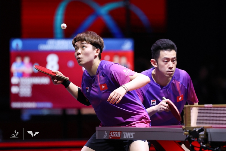 Die ersten Entscheidungen in Doha fielen im Mixed-Wettbewerb: Wong Chun Ting und Doo Hoi Kem (Hongkong) holten Bronze. (©ITTF)