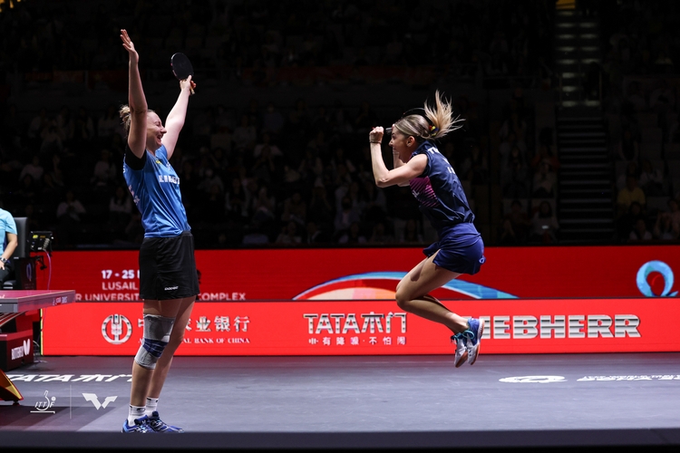 Die Vize-EM-Champions waren das erste europäische Duo in einem Finale seit 1969 und konnten ihr Glück kaum fassen. (©ITTF) 