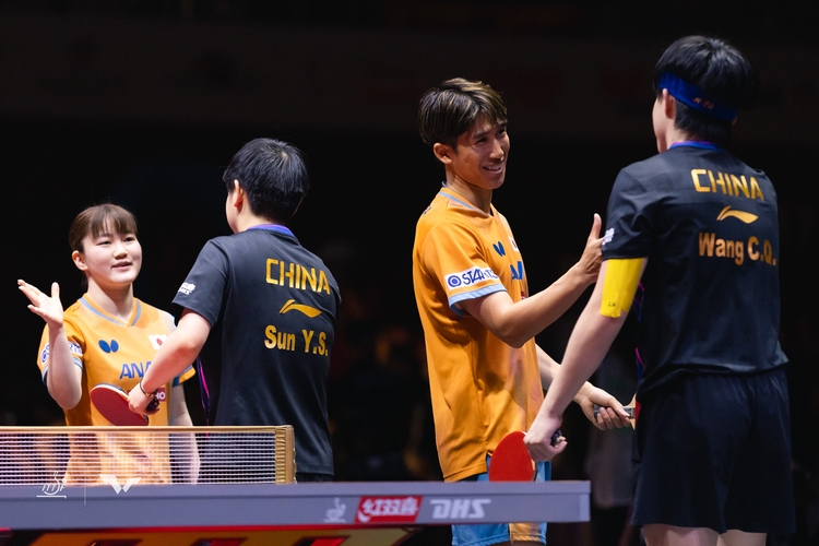 Der Silberrang gehörte Maharu Yoshimura/Satsuki Odo (Japan), die nur den nun dreifachen Titelträgern Wang Chuqin/Sun Yingsha zum Triumph gratulieren mussten. (©ITTF)
