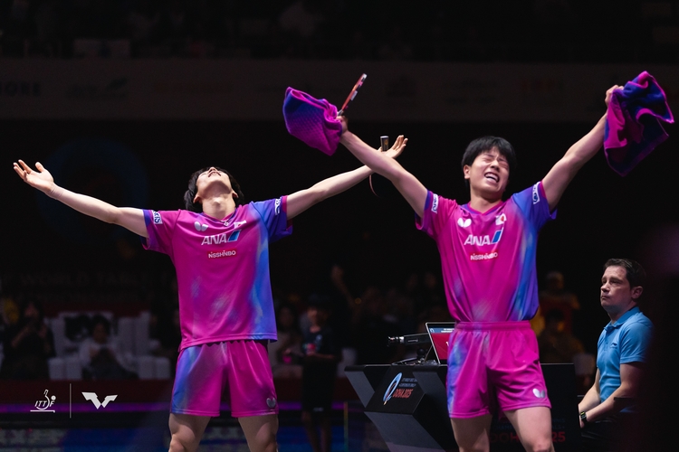 Die Japaner schrieben Geschichte, erstmals seit 1961 stellte ihr Land wieder zwei Herren-Doppel-Weltmeister. (©ITTF)