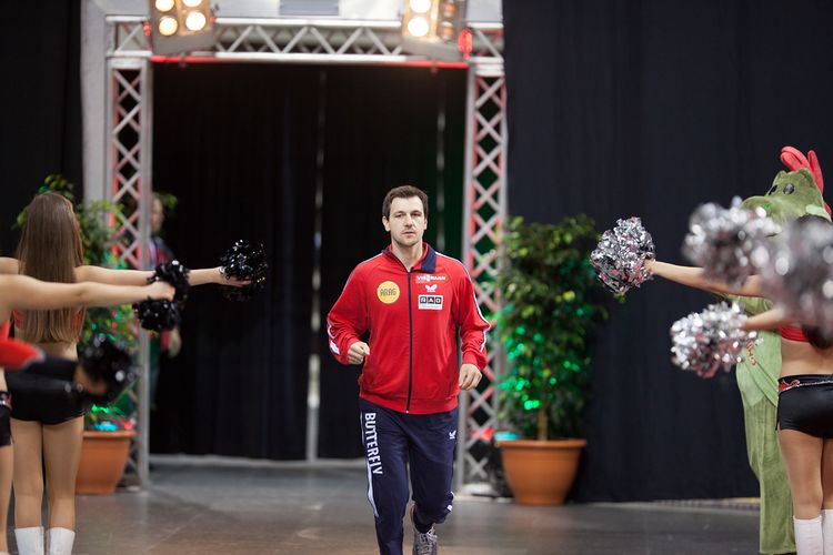 Nach einer kurzen Pause ging es weiter mit dem Spiel um Platz drei. Dort bekam es Timo Boll... (©Fabig)