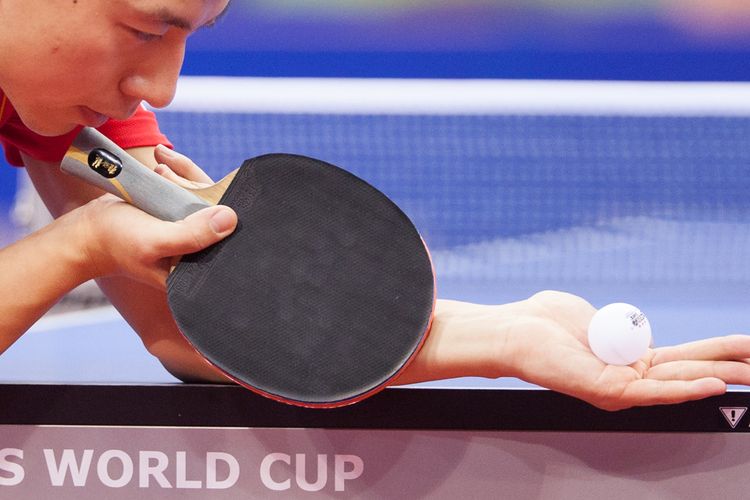 Da ist die Auflösung: Der Schläger gehört Ma Long, dem Silbermedaillengewinner des World Cups (©Fabig)