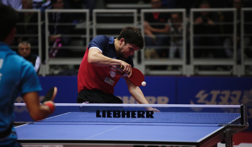 ...wohingegen sich Dimitrij Ovtcharov gegen Kou Lei behaupten konnte. (©ITTF)